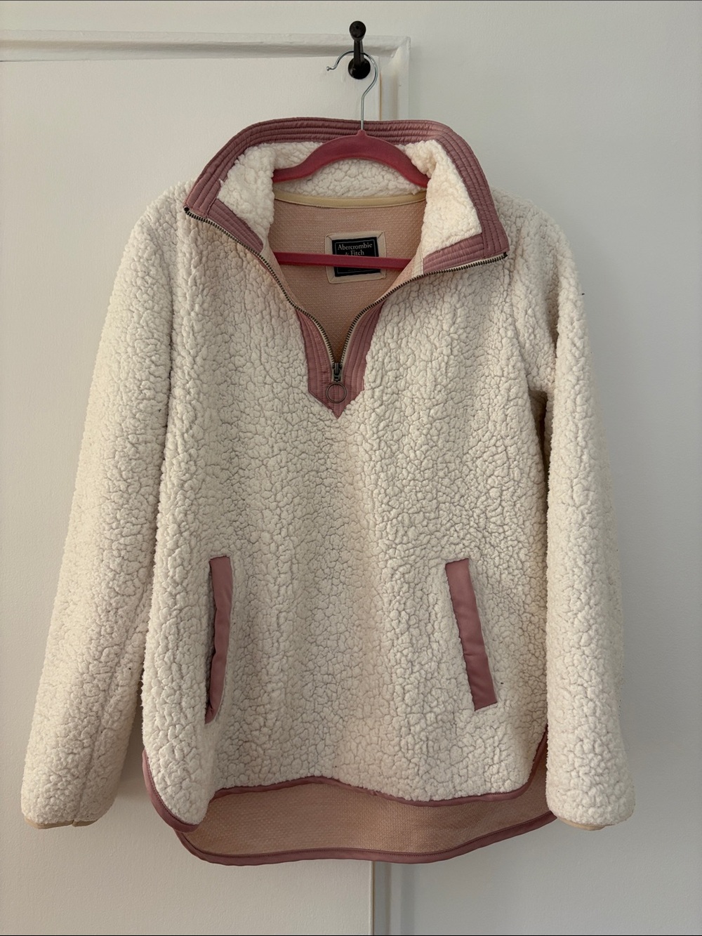 Abercrombie & Fitch Cream Sherpa Pullover with Dusty Rose Trim, Sz M GUC
